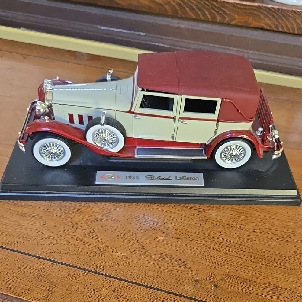 1930 Packard LeBaron Model Car